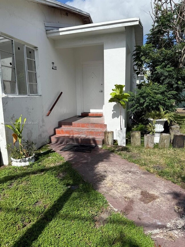 Building Photo - 3100 SW 13th St Rental