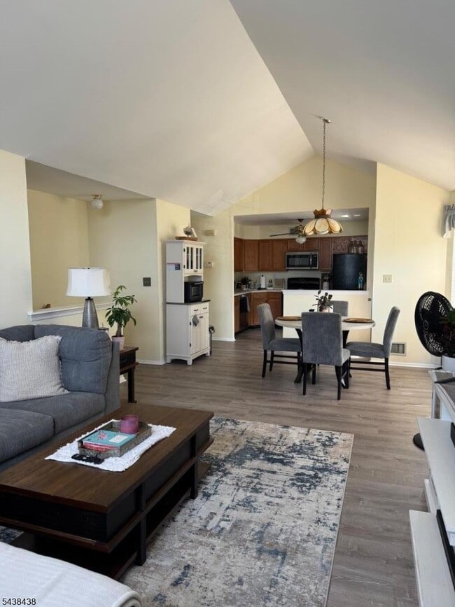 Photo - 1410 Pinhorn Dr