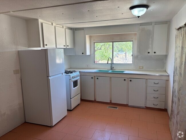 Building Photo - 9075 S Honeysuckle Farm Trl Rental