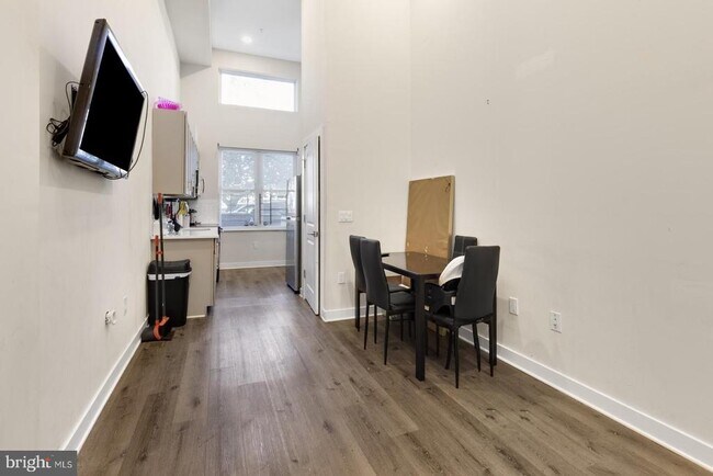 Photo - 19 S 44th St Unit 1