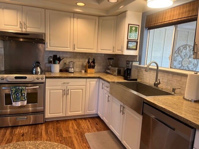 Photo - Awesome Furnished 3 Bedroom