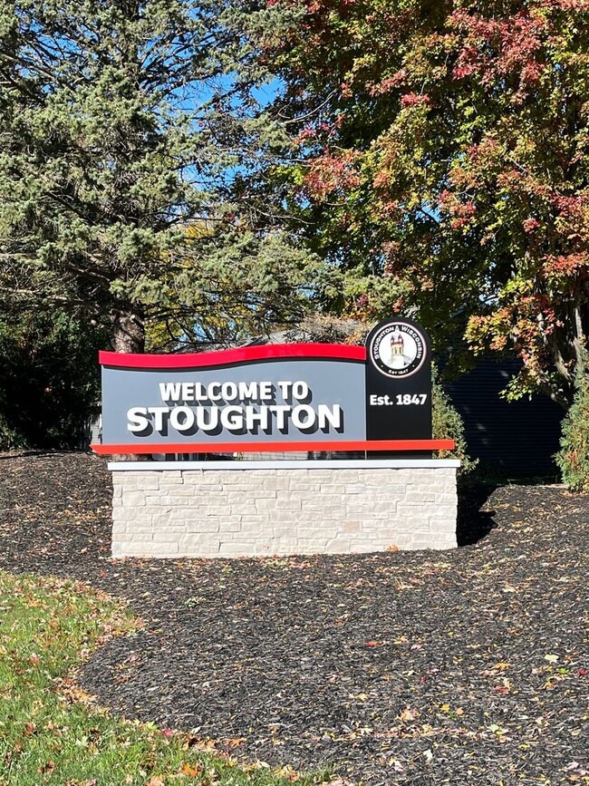 Photo - Affordable Stoughton 1-Bedroom Apartment with FREE Heat Unidad 717-10