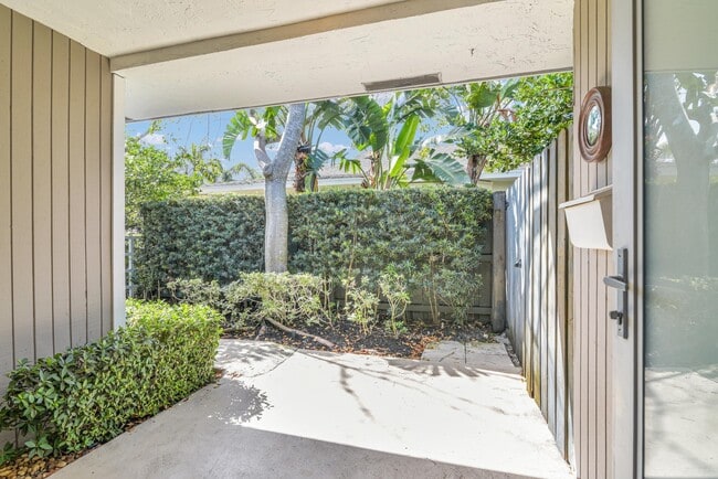 Photo - 908 NE 8th Ave