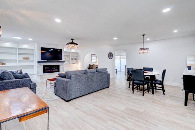 Photo - 6110 N 13th St