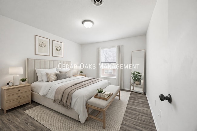 Photo - 1931 W Deane St