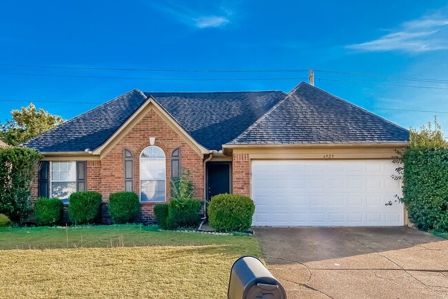 Building Photo - 6929 Country Walk Dr