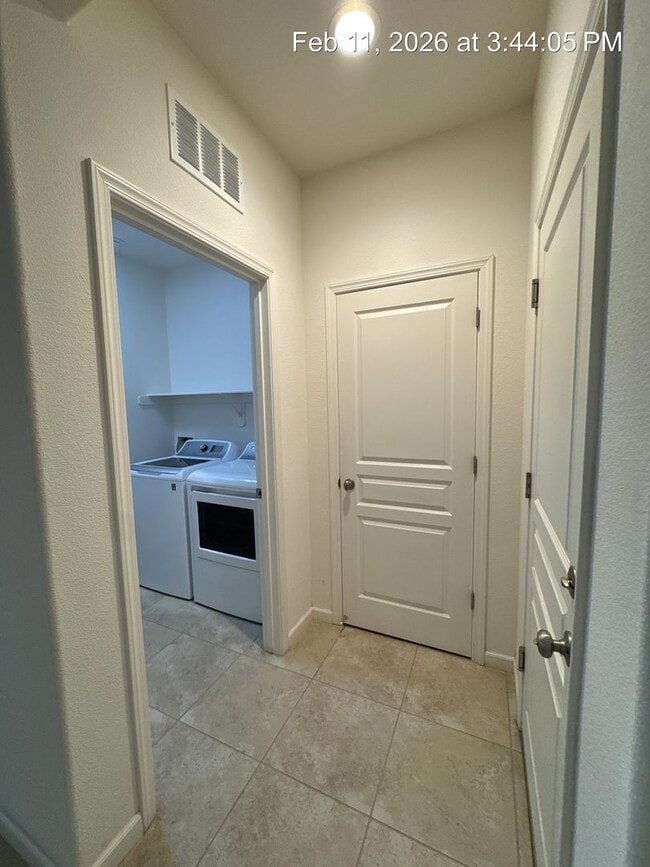 Photo - 4 Bedroom home! Rent Ready NW Visalia!