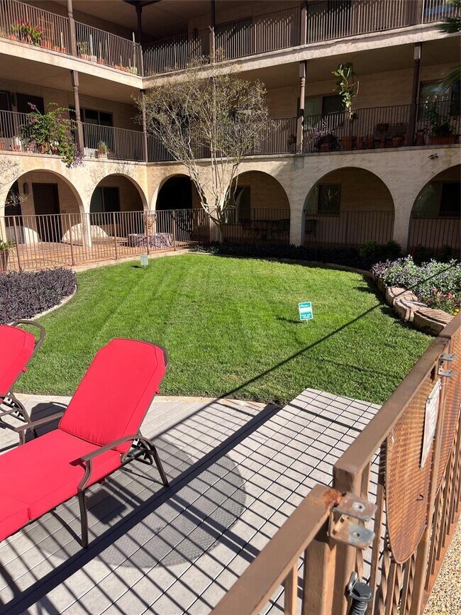 Photo - 505 W 7th St Unidad 109