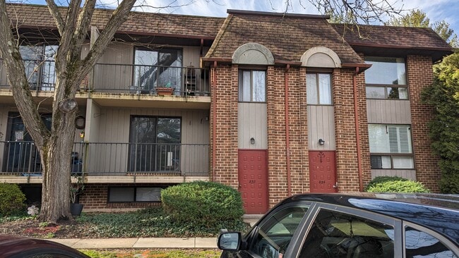 Photo - 832A Putnam Blvd