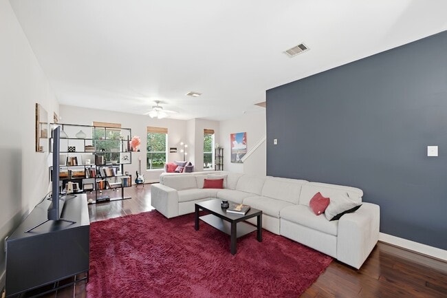 Photo - 1716 Elgin St