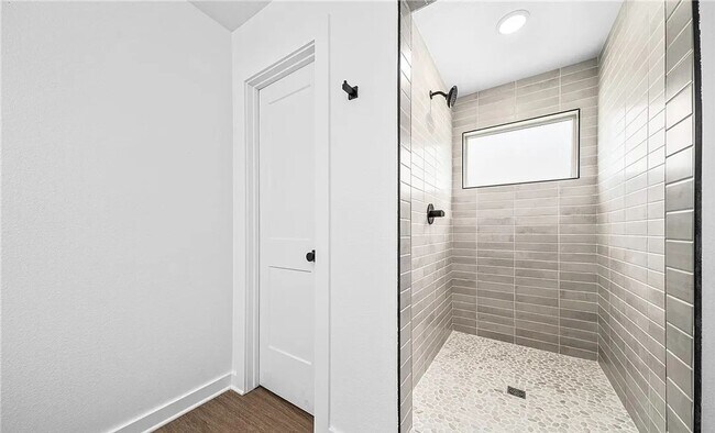 Photo - New 2 bedroom 2 bath house/FLEXIBLE LEASE ...