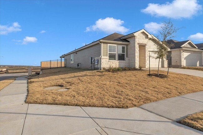 Photo - 5028 Hazelnut Ln