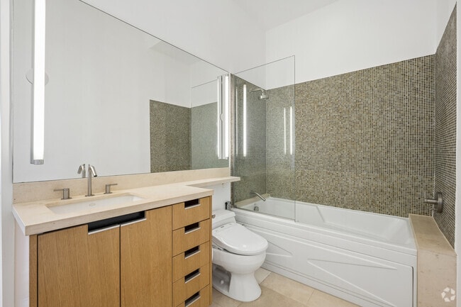 1BR, 1BA - 1000SF - Bathroom