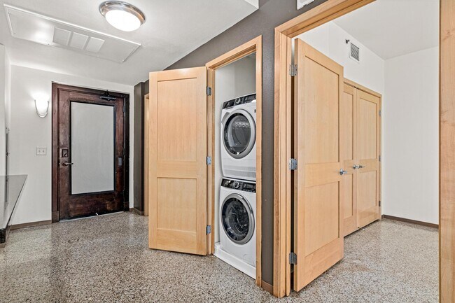 Photo - The Historic Minnesota Building