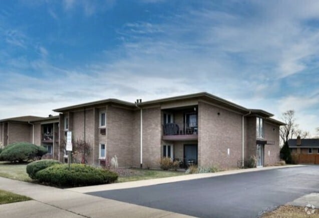 Building Photo - 483 N Larch Ave Unit 105W Rental
