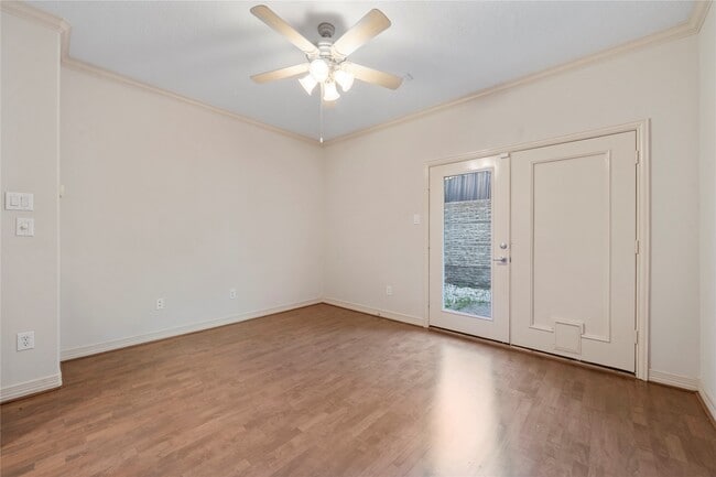 Photo - 1515 Hyde Park Blvd Unidad 2