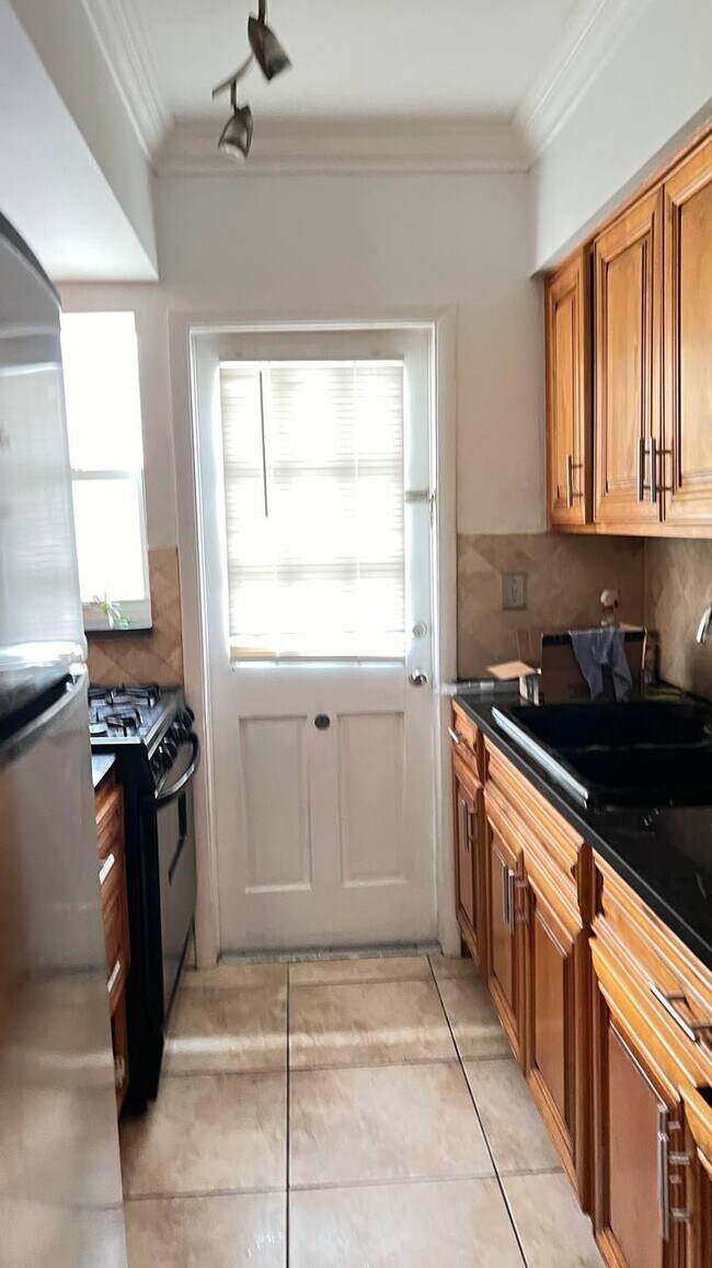 Photo - 719 Euclid Ave Unit 4