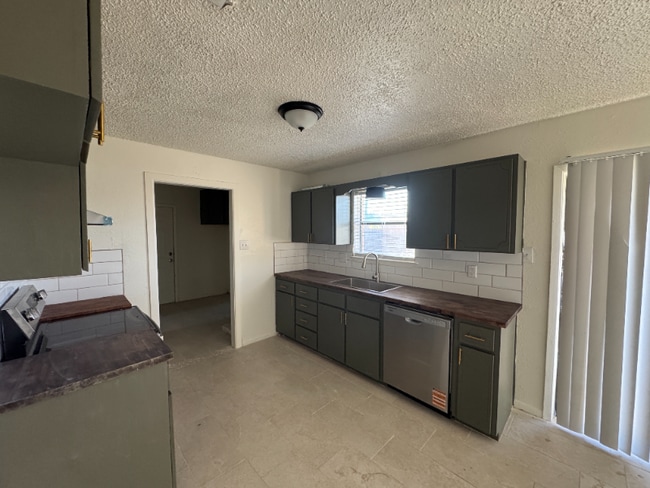 Photo - 913 N 19th St