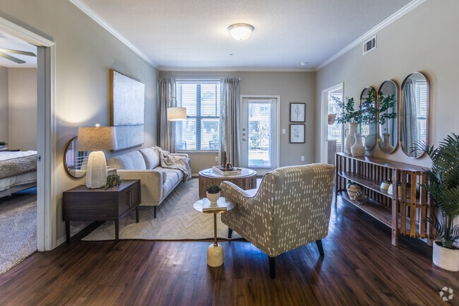 2BR, 2BA - 1,030SF - Living Area