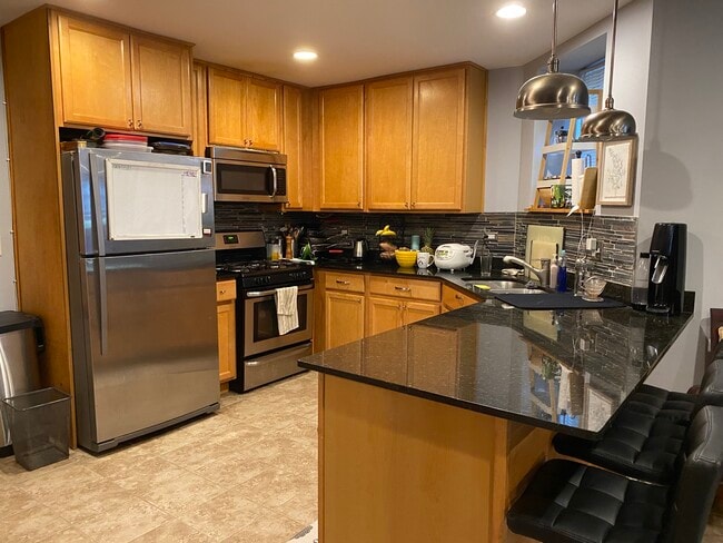 Kitchen - 3014 W Palmer Unit Garden