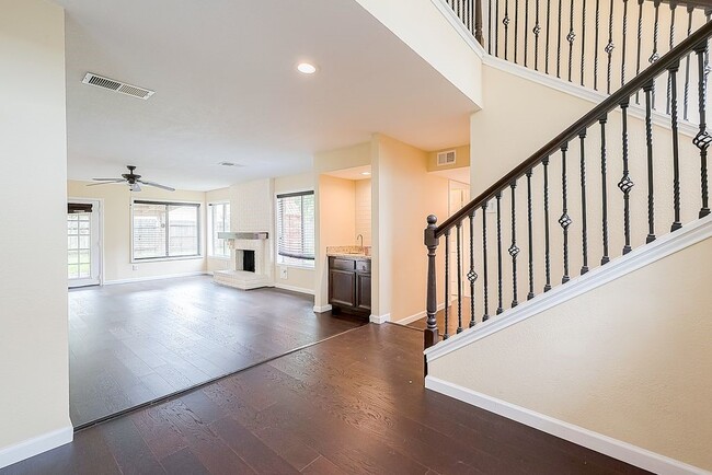 Photo - 2039 Shorewood Ln