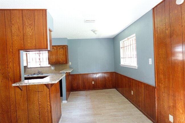 Photo - 10642 Wolbrook St