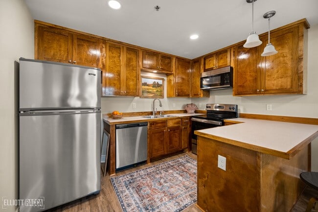 Photo - 3801 Halsey St Unit Apt 215