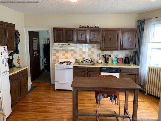 Photo - 80 Robbins St Unidad 2