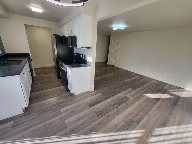 Photo - 3324 Woodside Dr Unit 17