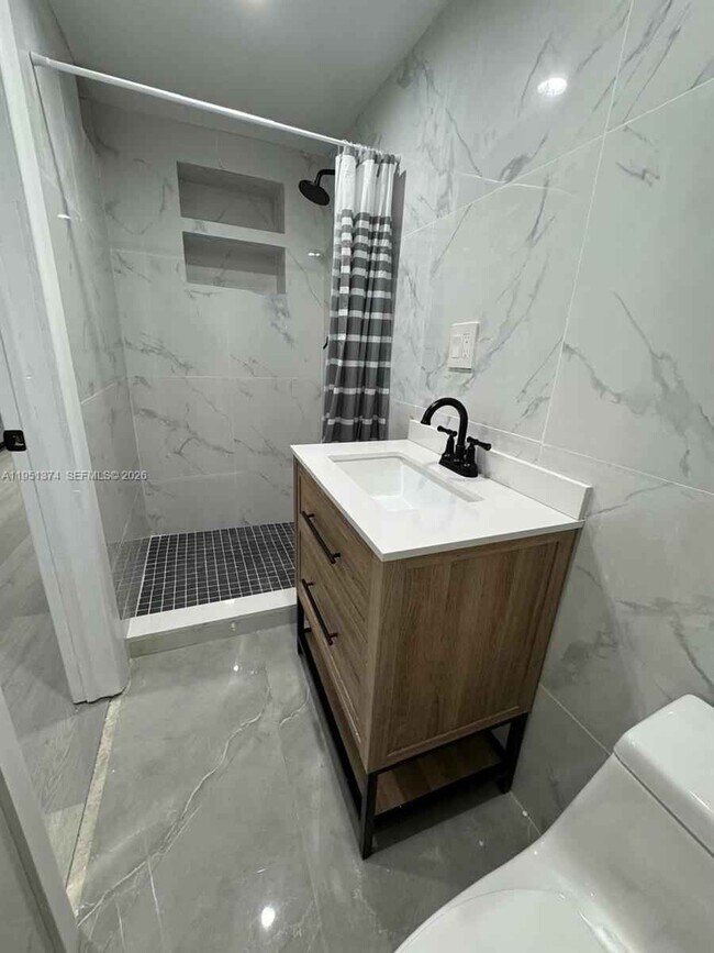 Photo - 635 N 28th Ave