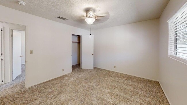 Photo - 472 E Roosevelt St