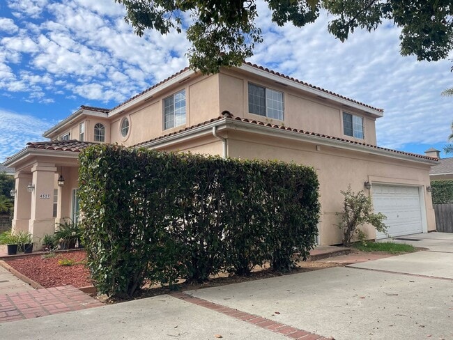 Photo - 4527 Hollister Ave