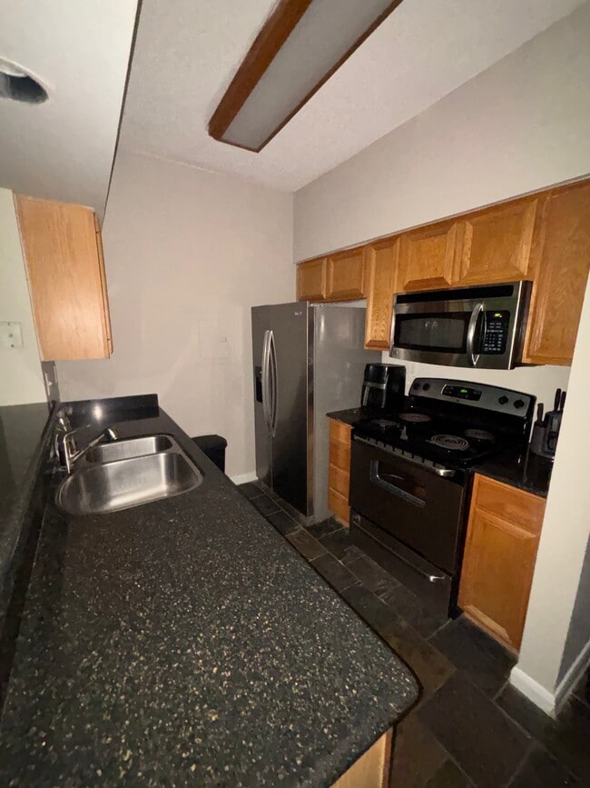 Photo - 2300 McCue Rd