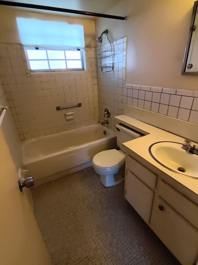 Photo - 5505 Hernandes Dr Unit 108