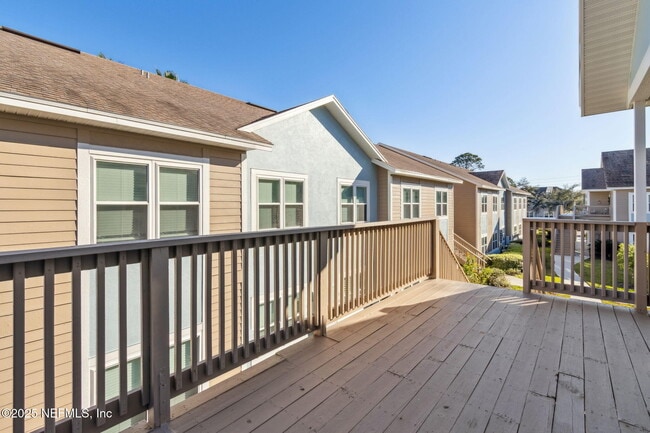 Photo - 1601 Nectarine St