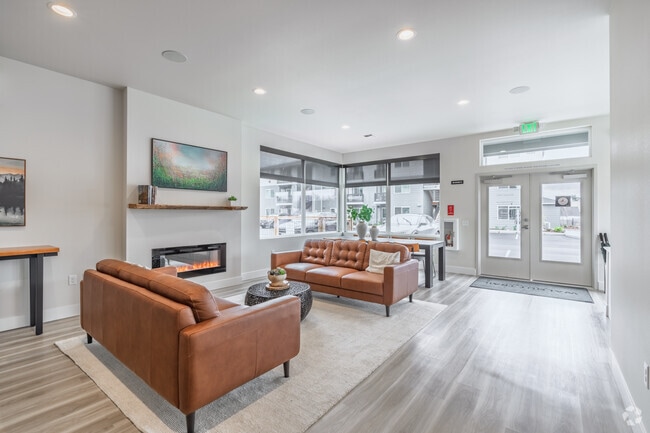 Lobby - Walnut Trail