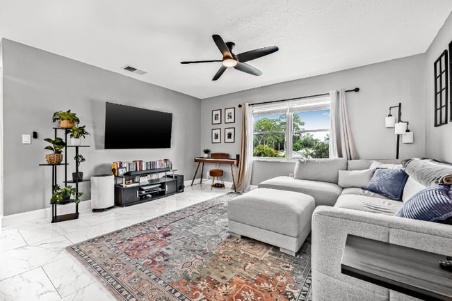 Photo - 252 SW Monroe Cir N Unit 4211