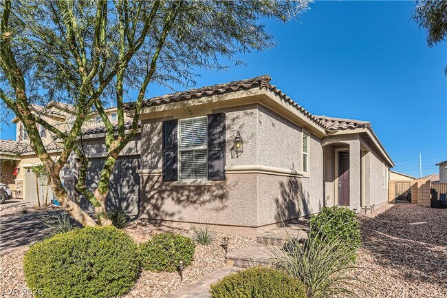 Photo - 974 Spiracle Ave