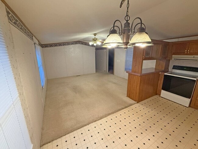 Photo - 2900 N Apperson Way