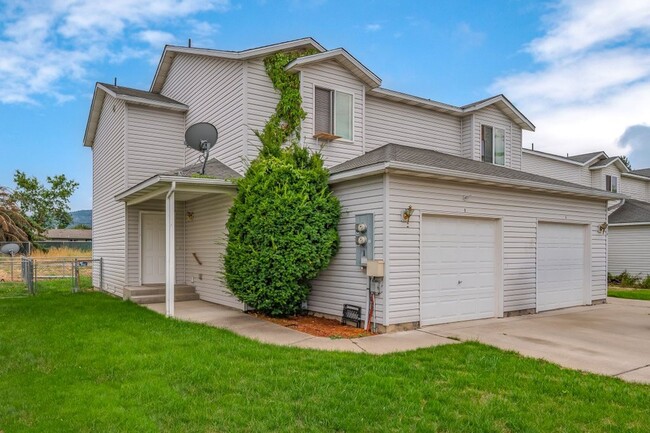 3 bed 2 bath duplex with sprinkler system - 3 bed 2 bath duplex with sprinkler system House