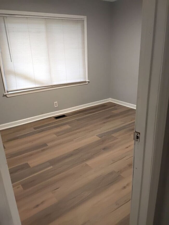 Photo - Updated 2 bedroom 1 bath duplex in Capitol...