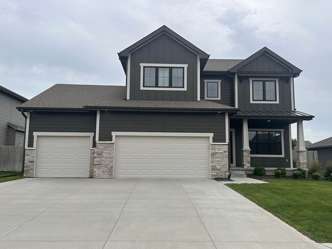 Building Photo - Home For Rent Papillion