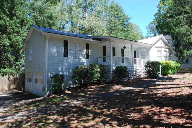 Room in House on Hillboro Cir SW - Room in House on Hillboro Cir SW