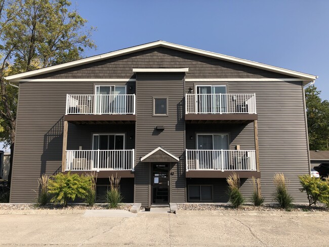 Building Photo - Spruce Pointe Rental