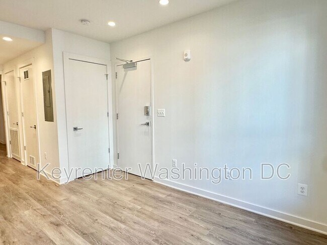 Photo - 1460 Belmont St NW Unidad NW 102