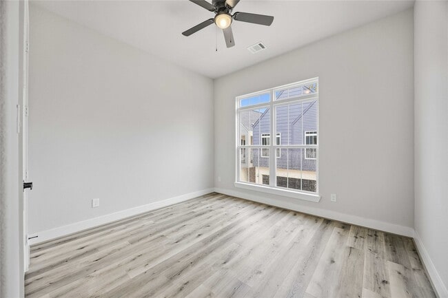 Building Photo - 6107 Campos Dr