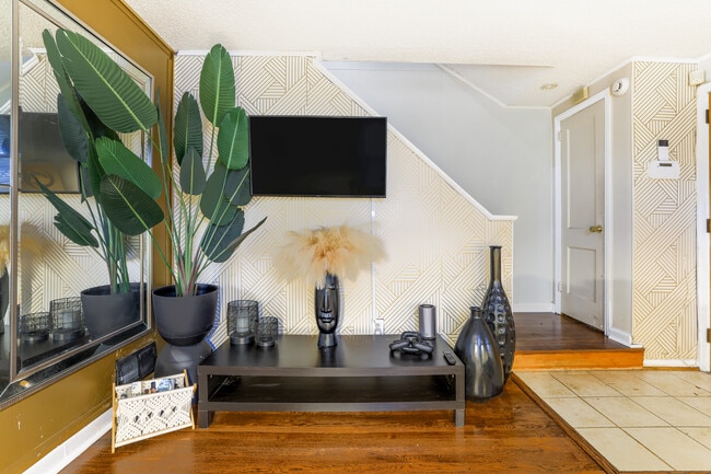 Photo - 229 62nd St NE