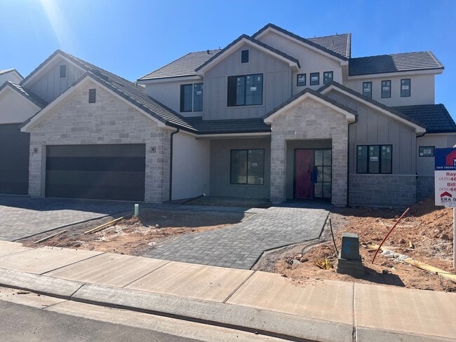 Photo - Gorgeous 6 bedroom with Pool and RV Garage