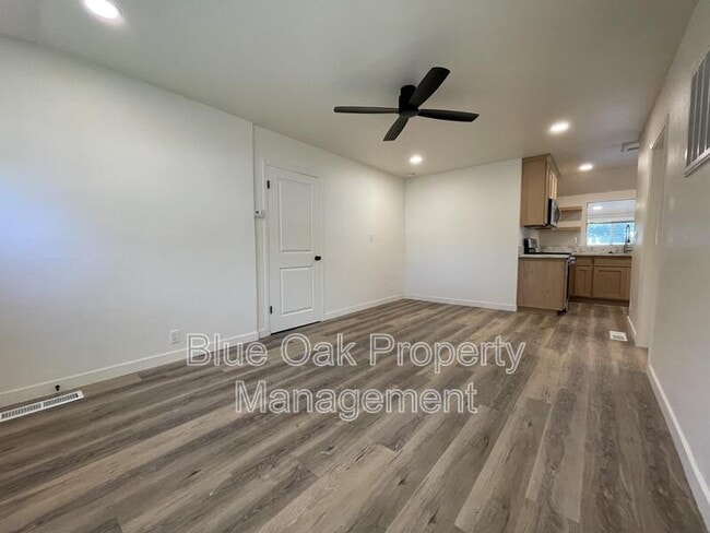 Photo - 352 E 7th Ave