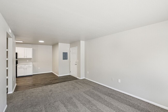Paola Sundance Apartments